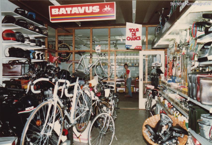 Arnold van Eijden tweewielers showroom en werkplaats