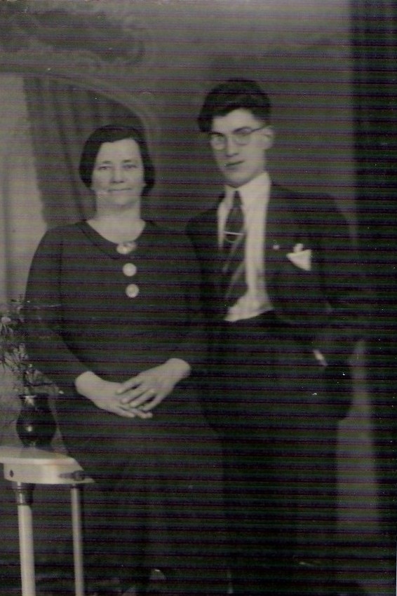 Geertruida Johanna Seezink en zoon Willem van Beerschoten