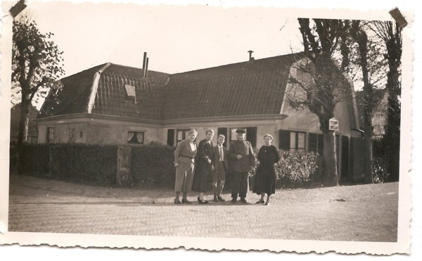 Willemijntje en Barbara van Oostrum, Johan Zalm, Peter en Jannetje van Oostrum