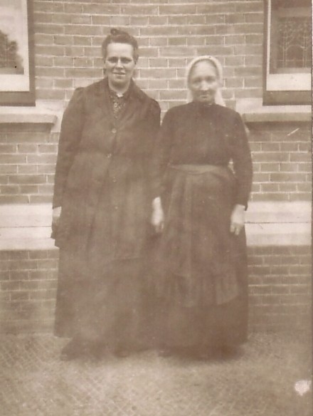 Hermina Maria van Kesteren en Anna Catharina Elisabeth Garnjobst