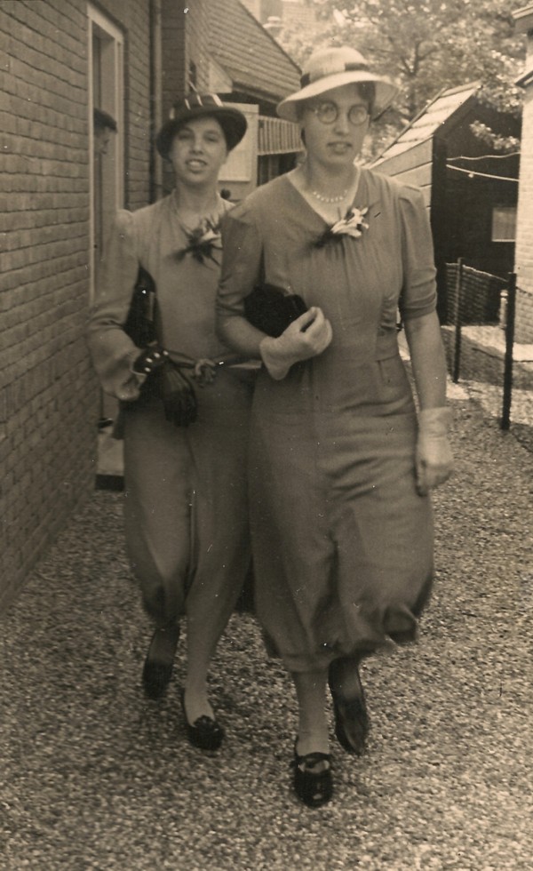 Bertha Neeltje Kersten (waarschijnlijk) en Janna van der Pol
