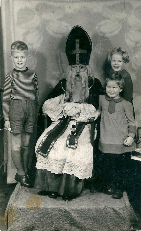 Sinterklaas met drie kinderen Groeneveld