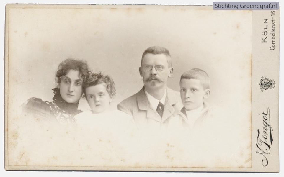 Carl Frederik August Koch en Adelheid Rothschild met kinderen