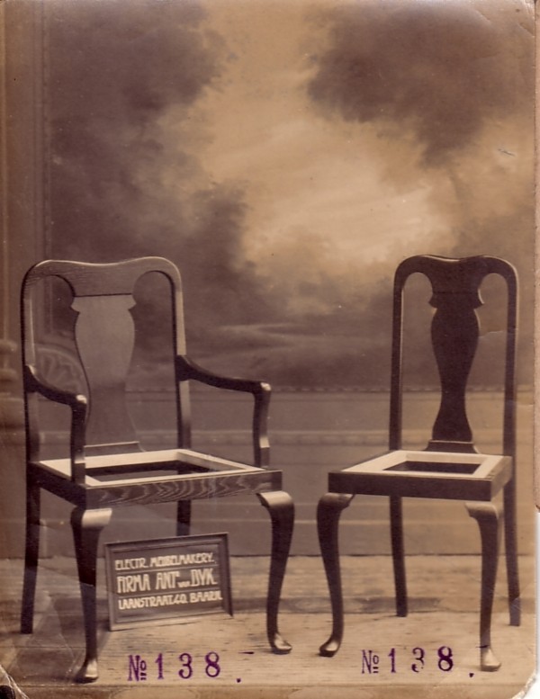 Reclamefoto stoelen van meubelmaker Antonius van Dijk