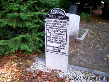 Grafmonument grafsteen Willem van Voorthuizen