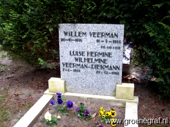 Grafmonument grafsteen Luise Hermine Wilhelmine  Diekmann