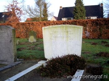 Grafmonument grafsteen Cornelis  Kroon