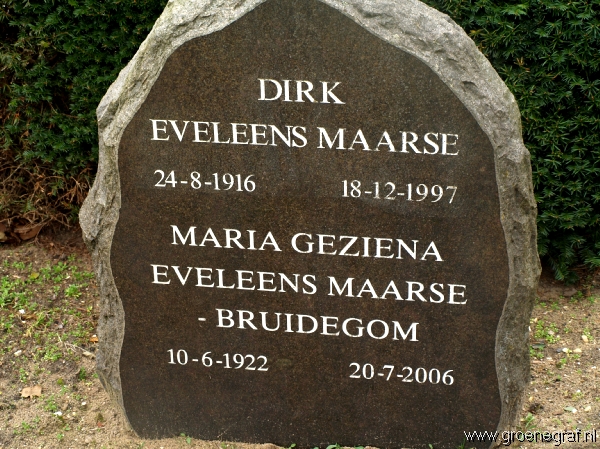 Grafmonument grafsteen Dirk  Eveleens Maarse