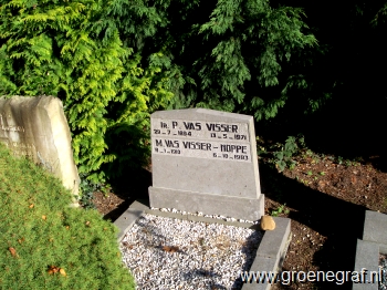Grafmonument grafsteen Paulus  Vas Visser