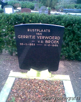 Grafmonument grafsteen Gerritje van den Broek