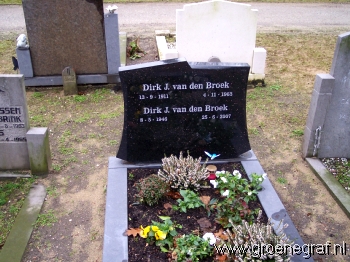Grafmonument grafsteen Dirk Jan van den Broek