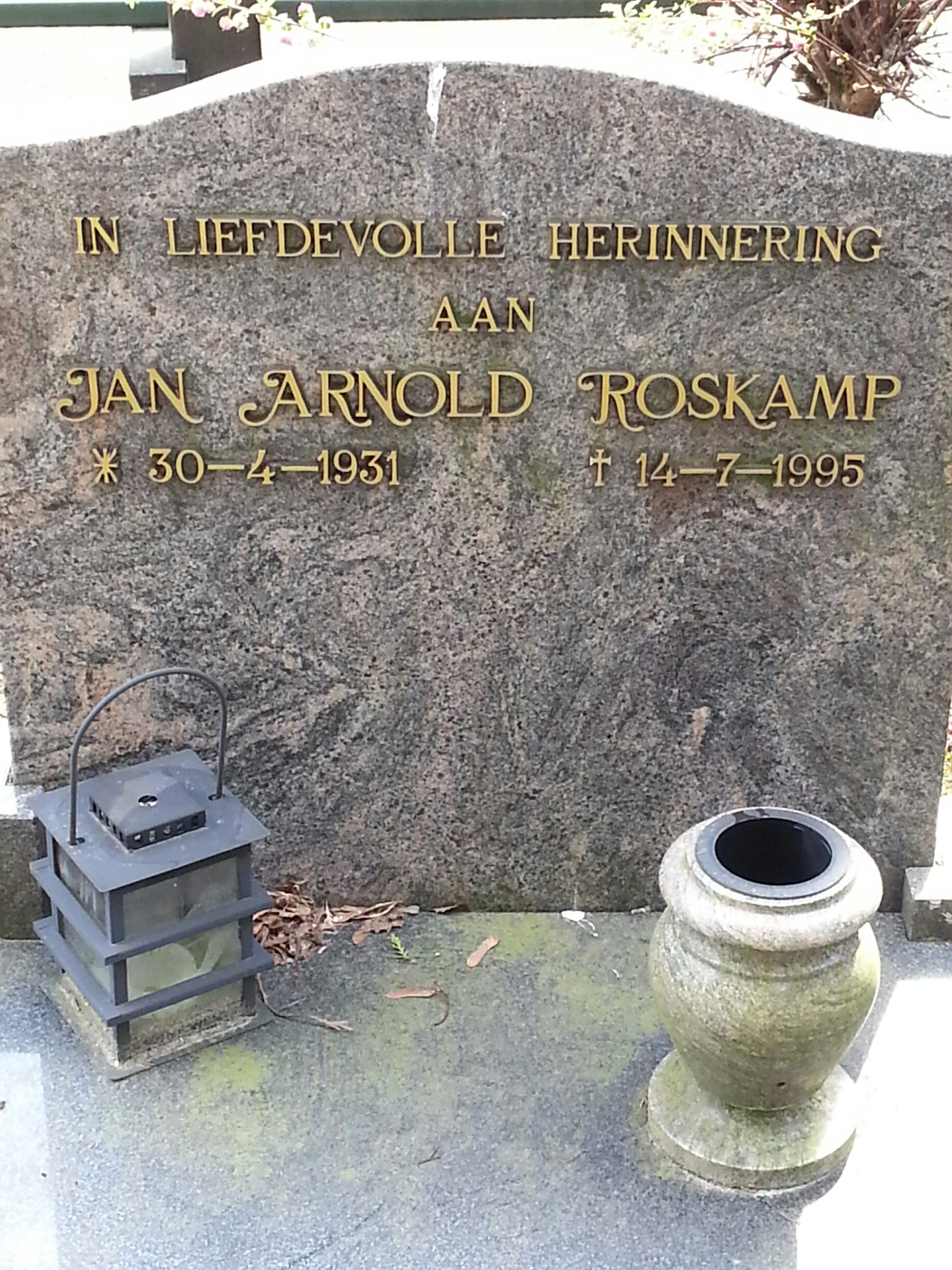 Grafmonument grafsteen Jan Arnold  Roskamp