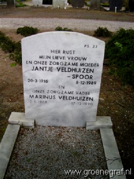 Grafmonument grafsteen Marinus  Veldhuizen