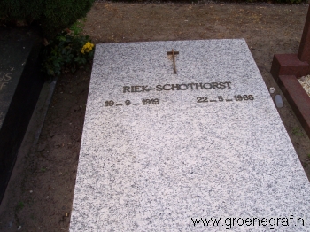 Grafmonument grafsteen Richarda Hendrika  Schothorst