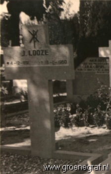 Grafmonument grafsteen Johannes  Looze