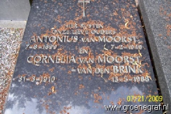 Grafmonument grafsteen Antonius van Moorst