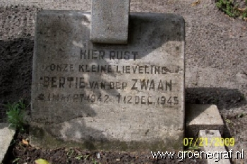 Grafmonument grafsteen Bertie van der Zwaan