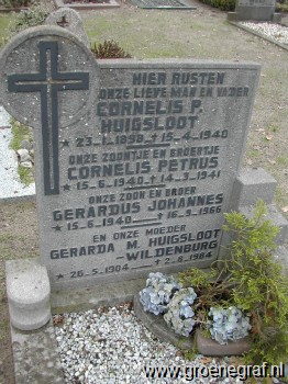 Grafmonument grafsteen Cornelis Petrus  Huigsloot