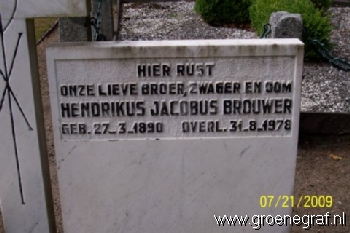 Grafmonument grafsteen Hendrikus Johannes  Brouwer