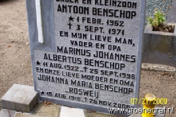 Grafmonument grafsteen Marinus Johannes Albertus  Benschop