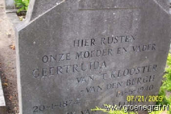 Grafmonument grafsteen Geertje van den Bergh