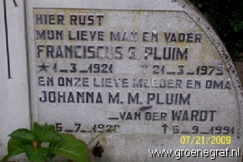 Grafmonument grafsteen Franciscus Gerardus  Pluim