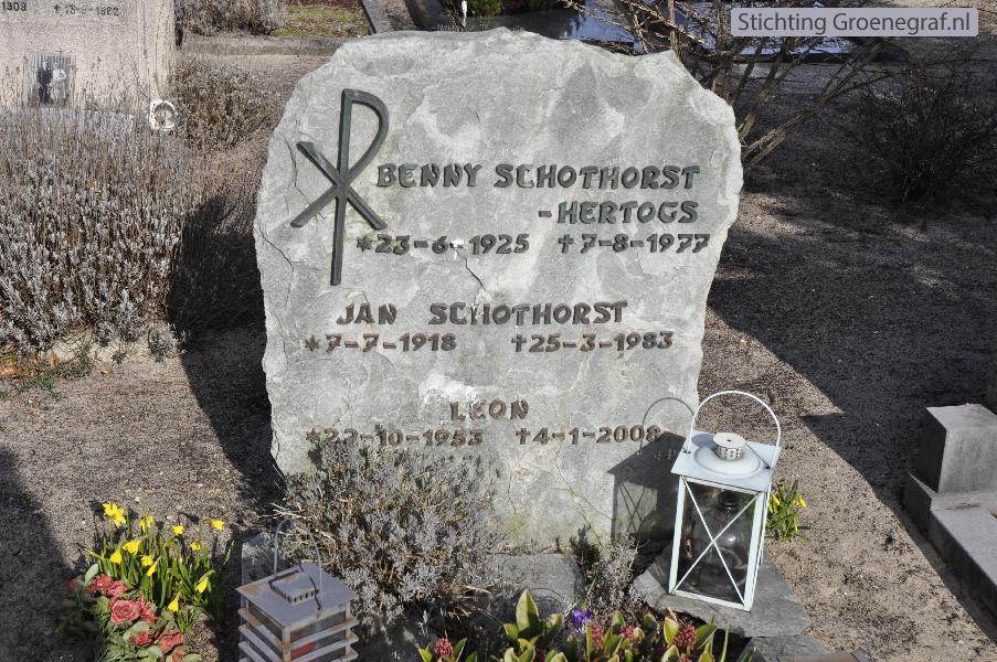 Grafmonument grafsteen Johannes Gijsbertus  Schothorst