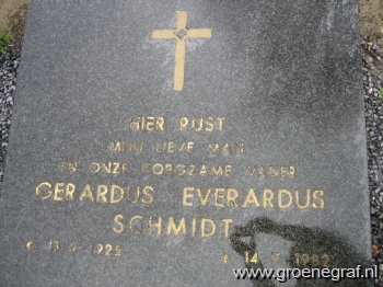 Grafmonument grafsteen Gerardus Everardus  Schmidt