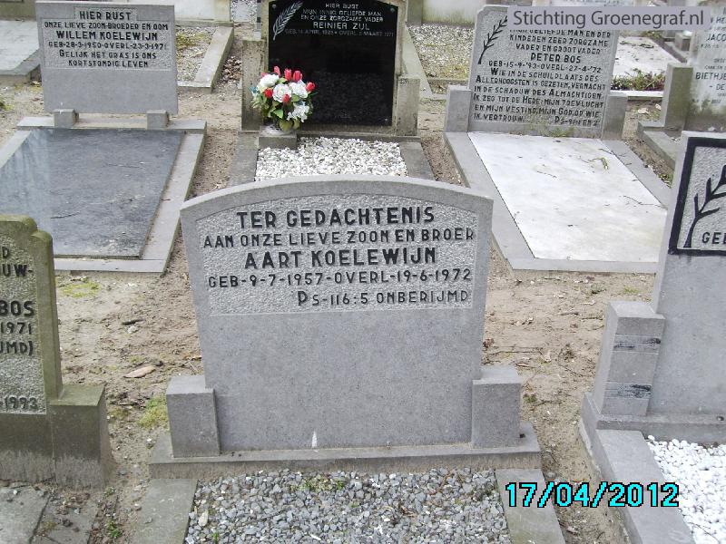 Grafmonument grafsteen Aart  Koelewijn
