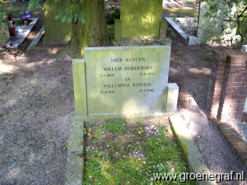 Grafmonument grafsteen Willemina  Koffrie