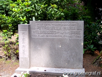 Grafmonument grafsteen Petronella Maria van den Berg