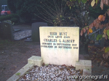 Grafmonument grafsteen Charles Guillaume  Albert