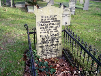 Grafmonument grafsteen Helena  Hasselaar