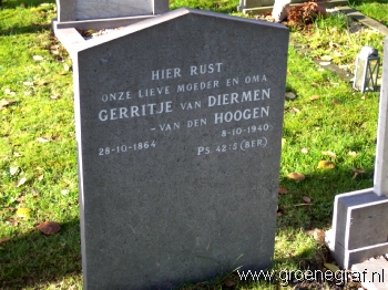 Grafmonument grafsteen Gerritje van den Hoogen