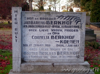 Grafmonument grafsteen Cornelia  Koenen