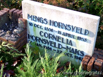 Grafmonument grafsteen Mengs  Hornsveld