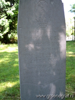 Grafmonument grafsteen Aaltje van Dompselaar