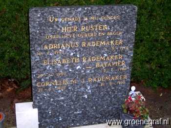 Grafmonument grafsteen Adrianus  Rademaker