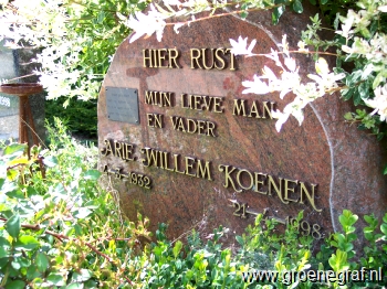 Grafmonument grafsteen Arie Willem  Koenen