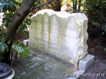 Grafmonument grafsteen Pauline Wilhelmine Louise van den Brandeler