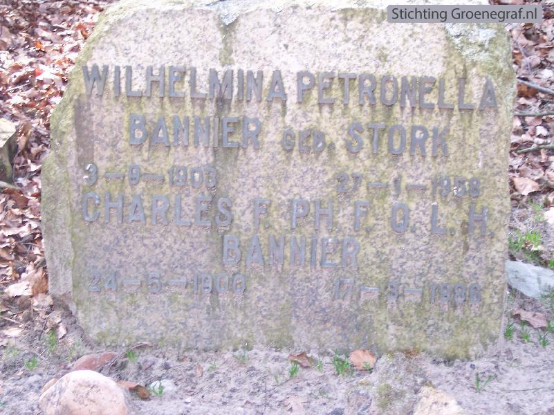 Grafmonument grafsteen Wilhelmina Petronella  Stork