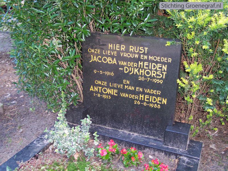 Grafmonument grafsteen Antonie van der Heiden