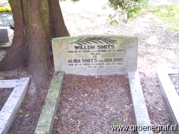 Grafmonument grafsteen Willem  Smits