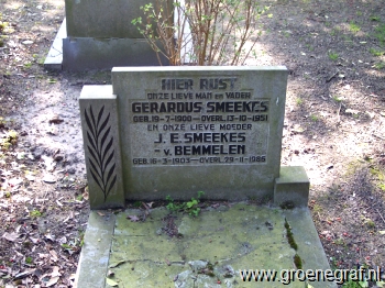 Grafmonument grafsteen Gerardus  Smeekes