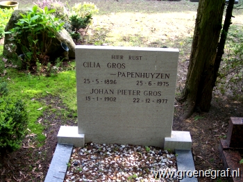 Grafmonument grafsteen Cilia  Papenhuijzen