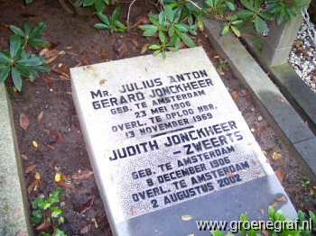 Grafmonument grafsteen Julius Anton Gerard  Jonckheer