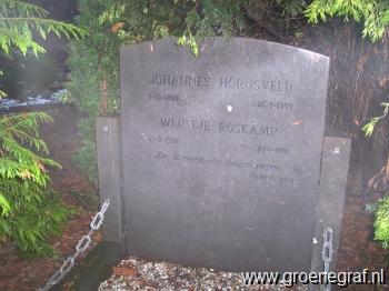 Grafmonument grafsteen Wijntje  Roskamp