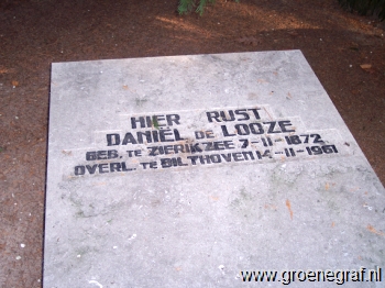 Grafmonument grafsteen Daniël de Looze
