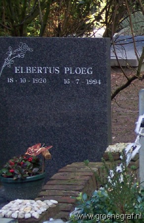 Grafmonument grafsteen Elbertus  Ploeg