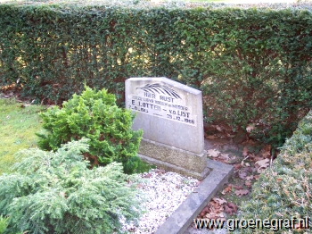 Grafmonument grafsteen Elisabeth Johanna van der List